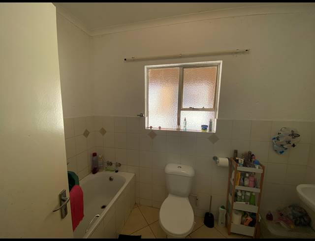 1 BEDROOM FLAT FOR SALE IN RENSBURG